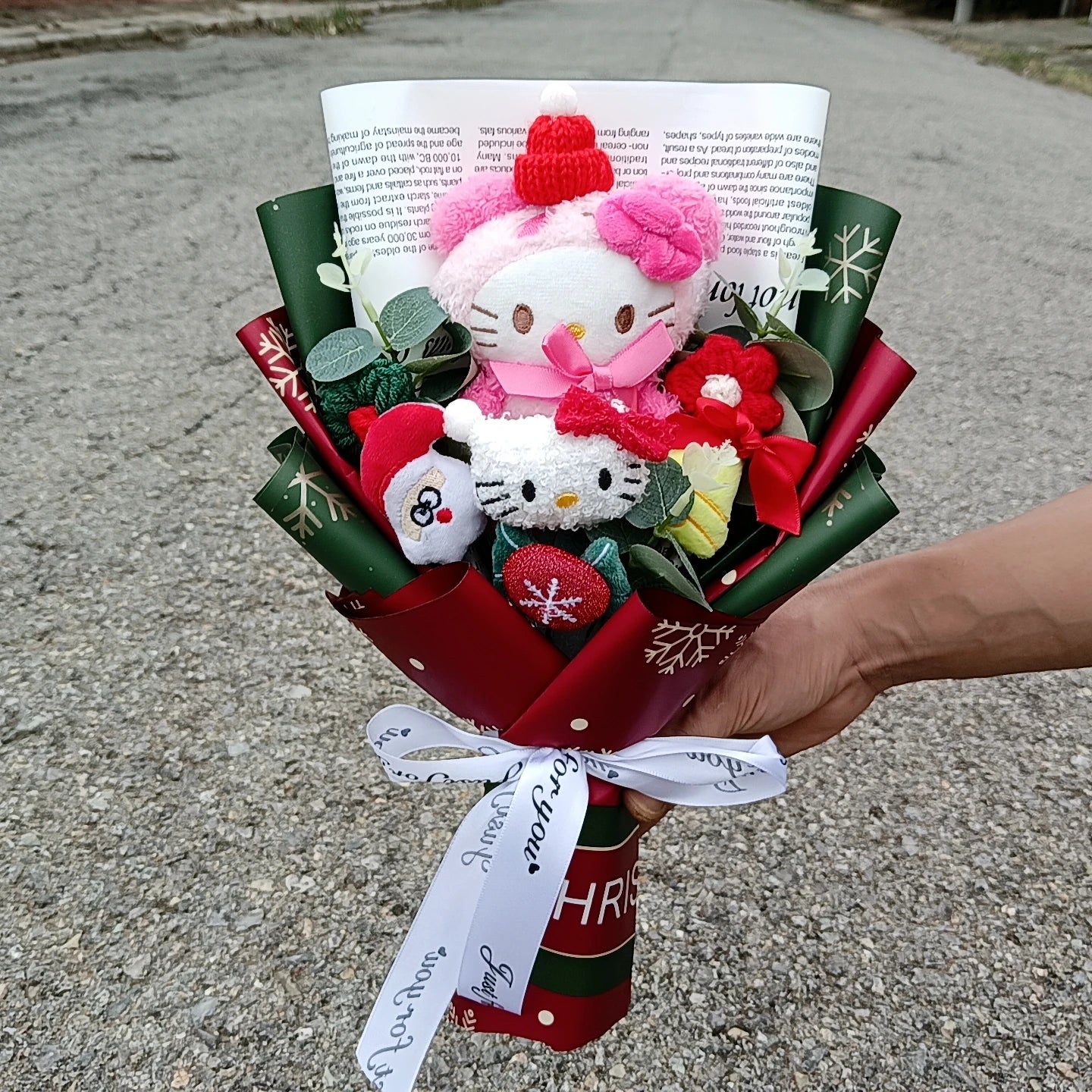 Hello Kitty Plush Rose Bouquet — Kawaii Gift Collection
