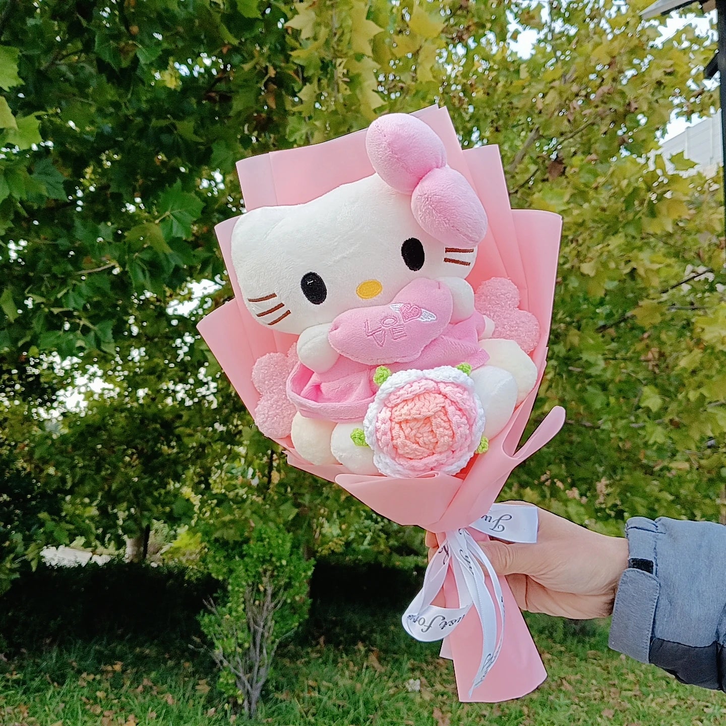 Hello Kitty Plush Rose Bouquet — Kawaii Gift Collection