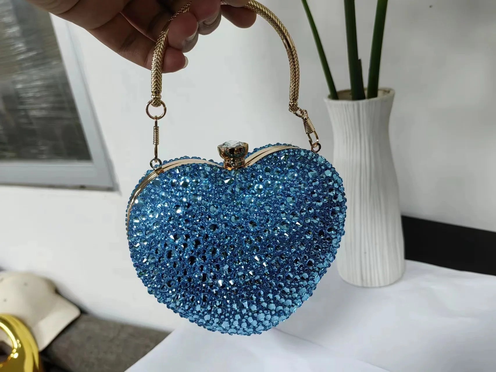 Luxury Crystal Heart Rhinestone Clutch