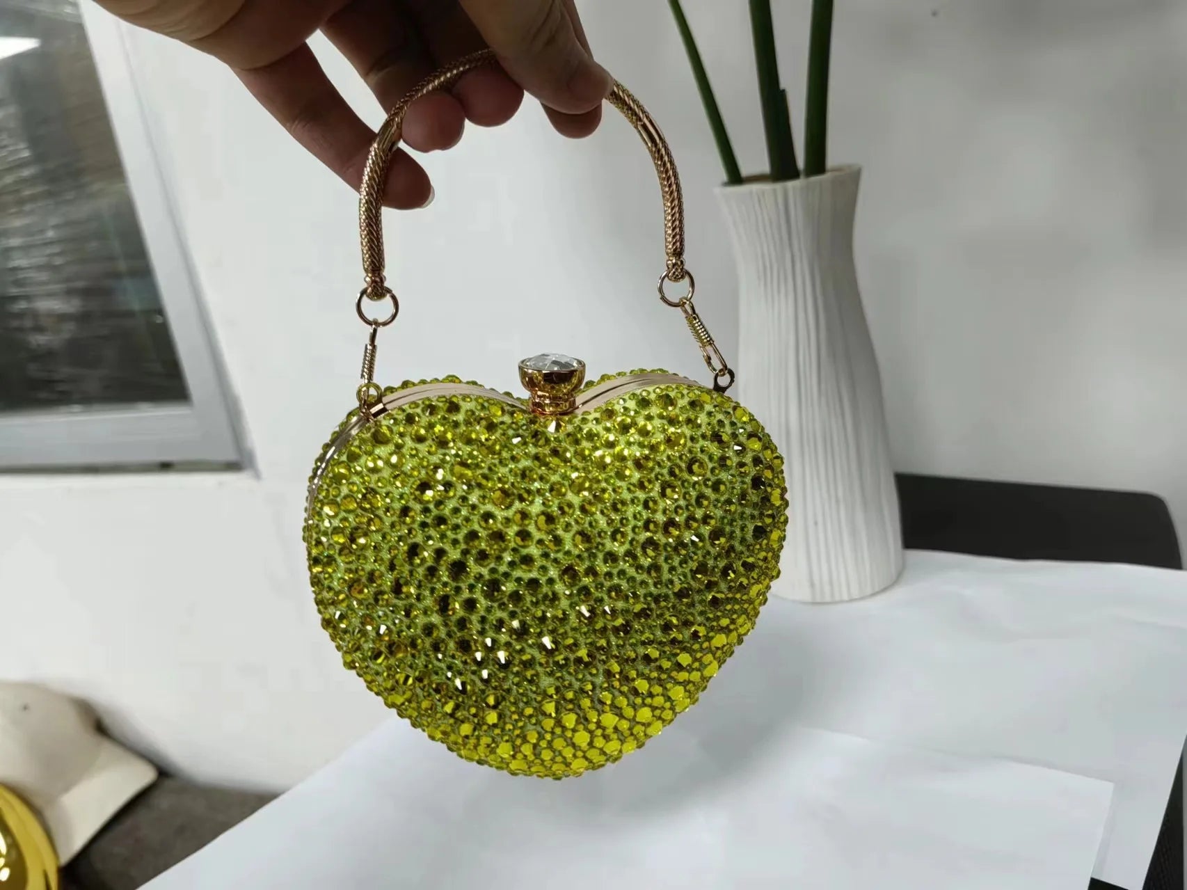 Luxury Crystal Heart Rhinestone Clutch